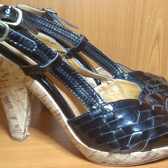 SEYCHELLES BLACK SLING BACKS OPEN TOE, CORK CONE HEEL, PATENT LEATHER SIZE 7.5. - Picture 1 of 5